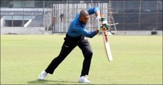 ‘চ্যালেঞ্জ জানিয়ে’ অনুশীলনে মাহমুদউল্লাহ রিয়াদ