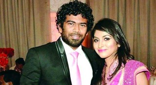 মালিঙ্গার স্ত্রীর ফেসবুক পোস্ট নিয়ে তুলকালাম