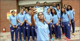 হালচাষ থেকে বিশ্বমঞ্চে চলা মারুফার আদর্শ হার্দিক পান্ডিয়া