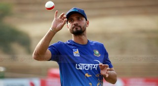 অধিনায়ক হিসেবে বিদায়ী ম্যাচে মাঠে নামছেন মাশরাফি