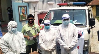 রোগীর বাড়িতে চিকিৎসক, প্রশংসিত মাশরাফির উদ্যোগ