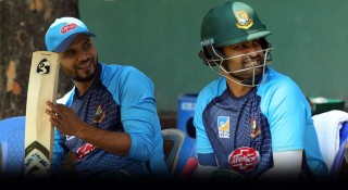 তামিম-মাশরাফিকে দলে নিয়েছে ঢাকা প্লাটুন