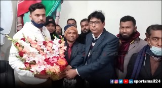 নড়াইলে মাশরাফিকে ফুলেল শুভেচ্ছা