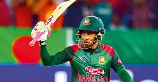 সাকিব পেরেছেন, এবার অপেক্ষা মুশফিকের
