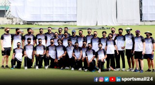 ফাউন্ডেশন থেকে মাস্ক উপহার দিলেন মুশফিক