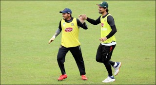 ভাগ করে উইকেটের পিছনে দাঁড়াবেন মুশফিক-সোহান
