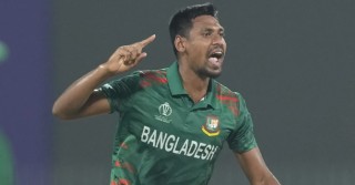 ১০ রানে ৬ উইকেট, মোস্তাফিজের ক্যারিয়ার সেরা বোলিং