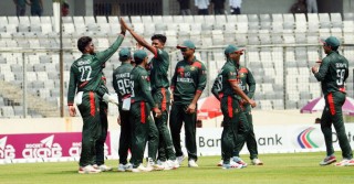 নাহিদের ফাইফার, নিউজিল্যান্ডকে ১৯৮ রানে আটকালো বাংলাদেশ