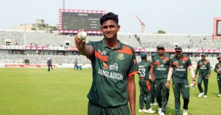 ব্যাটারদের কাঁপিয়ে র‍্যাঙ্কিংয়ে নাহিদ রানার ৩২ ধাপ উন্নতি