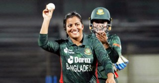 আইসিসি মাস সেরা তালিকায় নাহিদা আক্তার