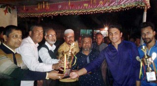 নালিতাবাড়ীতে ব্যাডমিন্টনের ফাইনালে রামিতুল স্পোটিং ক্লাব চ্যাম্পিয়ন