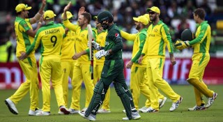 অলআউট হওয়া অস্ট্রেলিয়া পাকিস্তানকেও অলআউট করে হারালো
