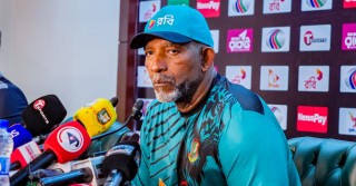 ক্রিকেটারদের স্যোশাল মিডিয়ায় যুক্ত থাকা চান না ফিল সিমন্স