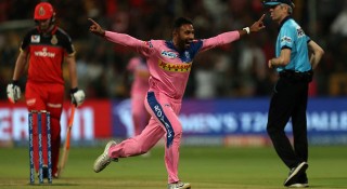 বৃষ্টিভেজা ম্যাচে কোহলির বেঙ্গালুরুর বিদায়