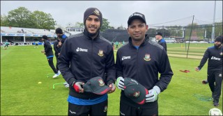 বাংলাদেশ একাদশে তিন পরিবর্তন, রনি-মৃত্যুঞ্জয়ের অভিষেক