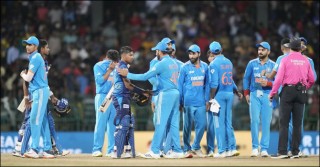 শ্রীলঙ্কাকে হারিয়ে বাংলাদেশকে বিদায় করে ফাইনালে ভারত