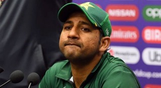 নেতৃত্ব হারালেও শীর্ষেই থাকছেন সরফরাজ