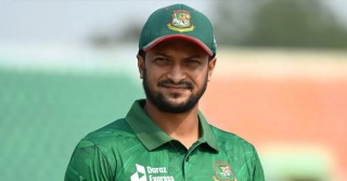 দেশের হয়ে খেলতে চান সাকিব