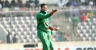 সাকিবের চতুর্থ পাঁচ উইকেট