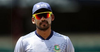 জিম্বাবুয়েকে হালকাভাবে নিতে রাজি নন নাজমুল হোসেন