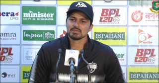 ‘সাকিব ভাই চিল্লাচ্ছিলেন, আমিও বোলার পরিবর্তন করছিলাম’