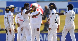 গলে লঙ্কান স্পিনে দিশেহারা পাকিস্তান