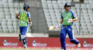 টসের পর ওয়ার্নারের কাছে ম্যাচও হারলো মুশফিক
