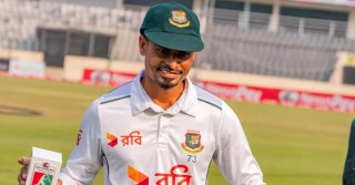 আইসিসির মাস সেরার দৌড়ে বাংলাদেশের তাইজুল