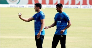 ওয়ানডে সিরিজে তাসকিনকে ফেরানো তাড়া নেই বাংলাদেশের