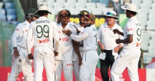 ২২৭ রানে অলআউট জিম্বাবুয়ে