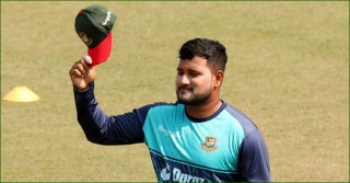 ১৩৭তম ক্রিকেটার হিসেবে ইয়াসির রাব্বির মাথায় ওয়ানডে ক্যাপ