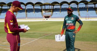 ব্যাটিং বিপর্যয়ে বৃথা গেল টাইগার বোলারদের লড়াই
