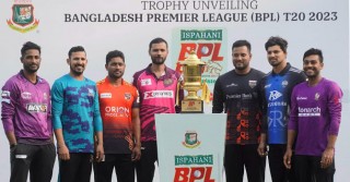 চার দলের শীর্ষ দু'য়ে থাকার লড়াই