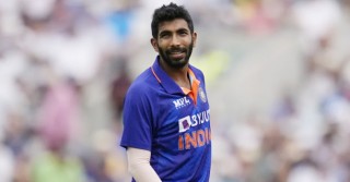 দুই বছর পর ওয়ানডে র‍্যাঙ্কিংয়ের শীর্ষে বুমরাহ