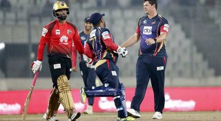 হাইভোল্টেজ ম্যাচে চিটাগংয়ের টস জয়