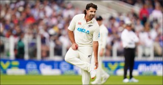 অনুমতি না নিয়েই বিগব্যাশে গ্রান্ডহোম, অবাক নিউজিল্যান্ড