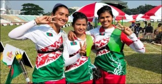 দিয়া-নাসরিনের হাত ধরে বাংলাদেশের স্বর্ণ-রৌপ্য