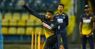 সাড়ে চার কোটি রুপি হাতছাড়া হাসারাঙ্গার