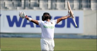 জাকিরের ব্যাটে সুসময়ের বাতাস