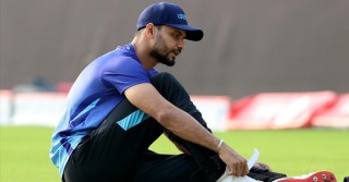 মাশরাফির পায়ে ২৭ সেলাই!