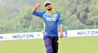 ডিপিএলে নেমেই মাশরাফির দুর্দান্ত ব্যাটিং