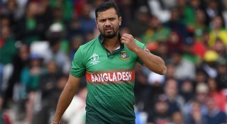 মাশরাফিকে দেখে কলকাতা নেতাদের শিক্ষা নেওয়ার আর্জি