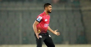 মুকিদুলের রেকর্ড গড়া বোলিং