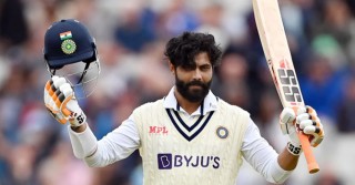 জাদেজার সেঞ্চুরি ও বুমরাহর ঝড়ে ভারতের সংগ্রহ ৪১৬