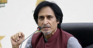 প্রধানমন্ত্রীত্ব নেই ইমরানের, কথা হয় না রমিজ রাজার