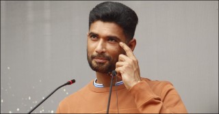‘টি-টোয়েন্টিতে আমরা এখনও পায়ের নিচে মাটি খুঁজে পাইনি’