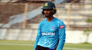 ইনজুরিতে মাহমুদউল্লাহ