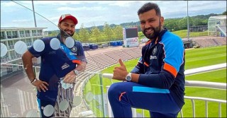 পান্ত ৪০ মিনিটেই খেলার মোড় ঘুরিয়ে দিতে পারে : রোহিত শর্মা