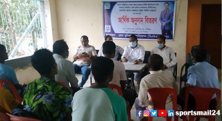 শেরপুরে ফুটবলার-সংগঠককে তরফদার রুহুল আমিনের অনুদান