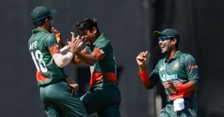 দুই বছর পর ফিরেই তাইজুলের শিকার পাঁচ উইকেট